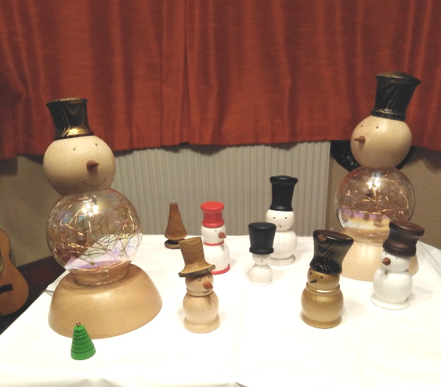 Snowmen by Liz Lock